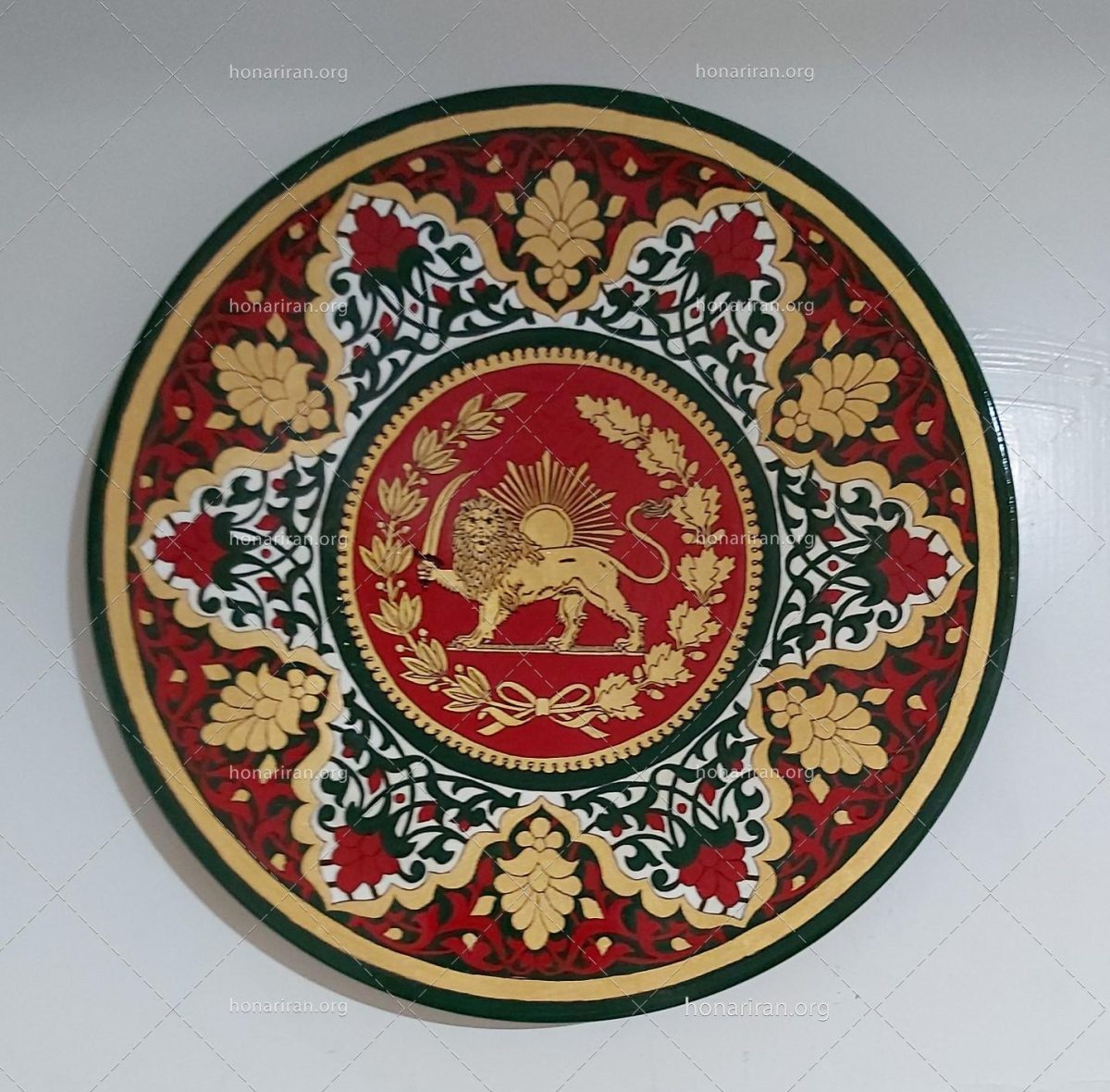 دیوارکوب شیر و خورشید با زمینه تذهیب